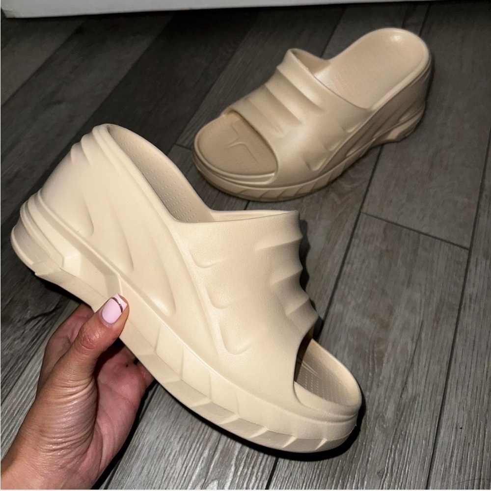 Stylish Cream Women's Slide Sandals
